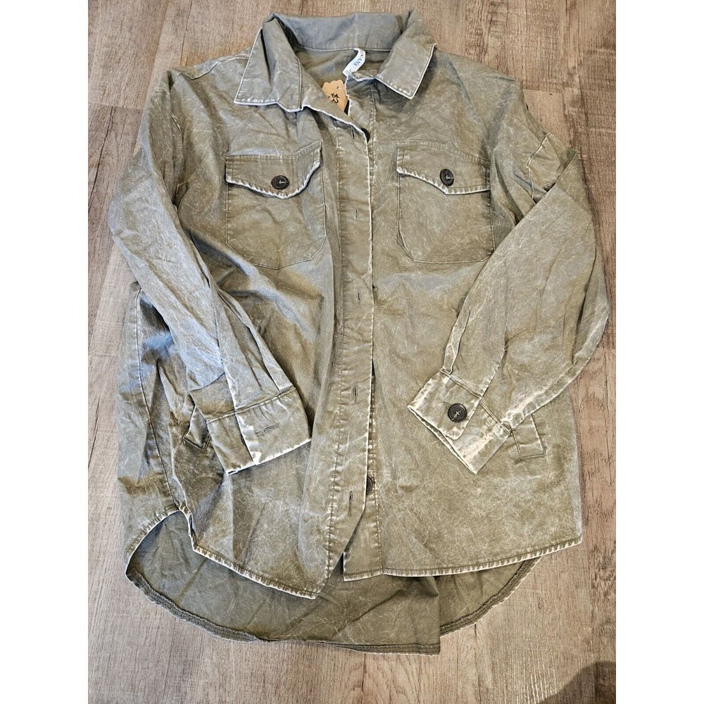 Zenana Distressed Light Button Down With‎ Howdy Patch On Back Size L